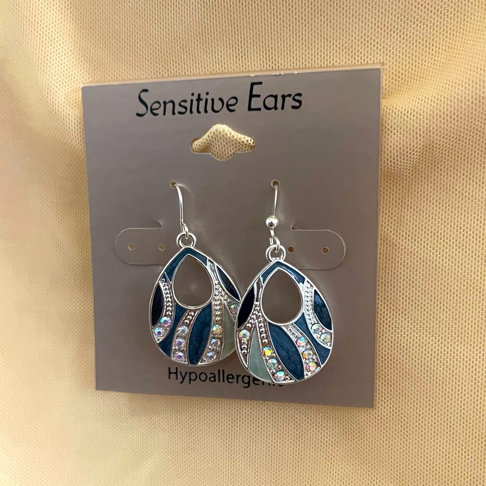 NEW! Blue / Green Dangle Earrings